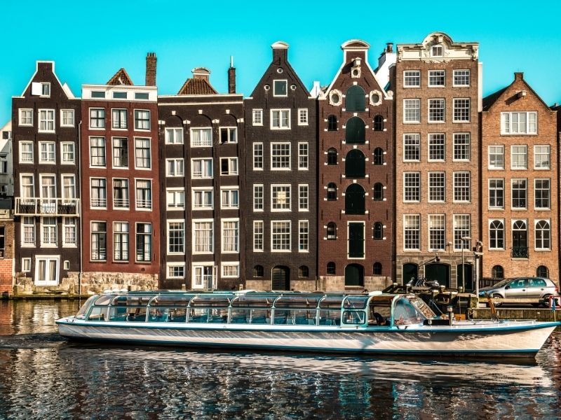 Things to avoid in Amsterdam: big boat cruises